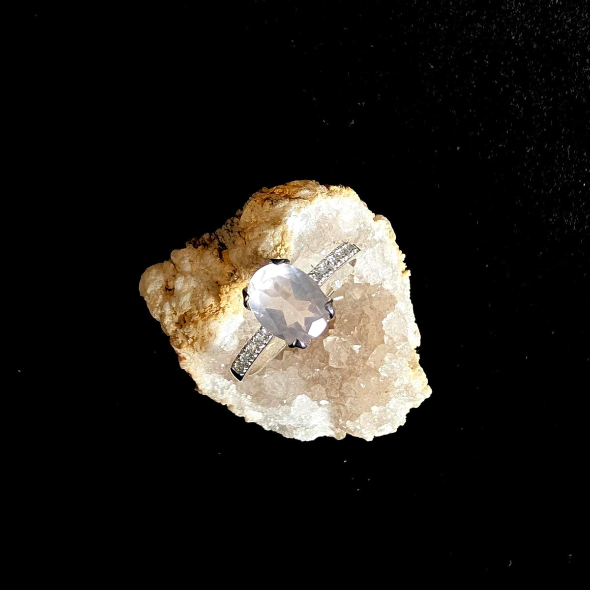 Large natural pink quartz and white topaz ring | 925 sterling silver