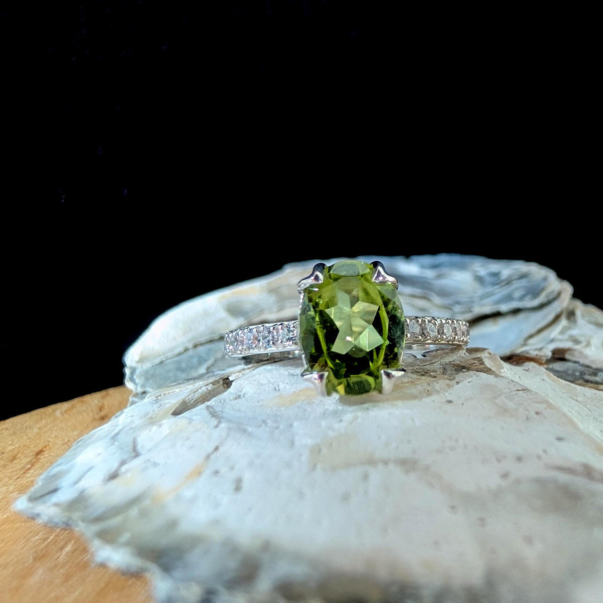 August birthstone peridot ring | 925 Sterling Silver