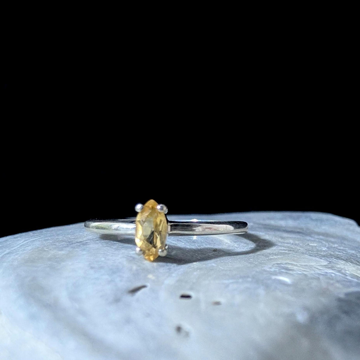 Minimalist natural citrine ring | 925 Sterling Silver