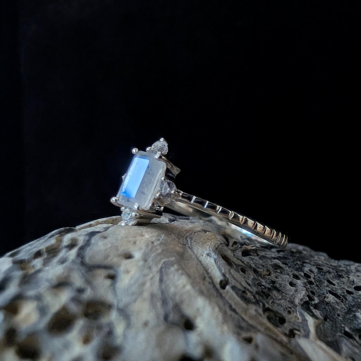 Large rainbow moonstone statement ring | 925 Sterling Silver
