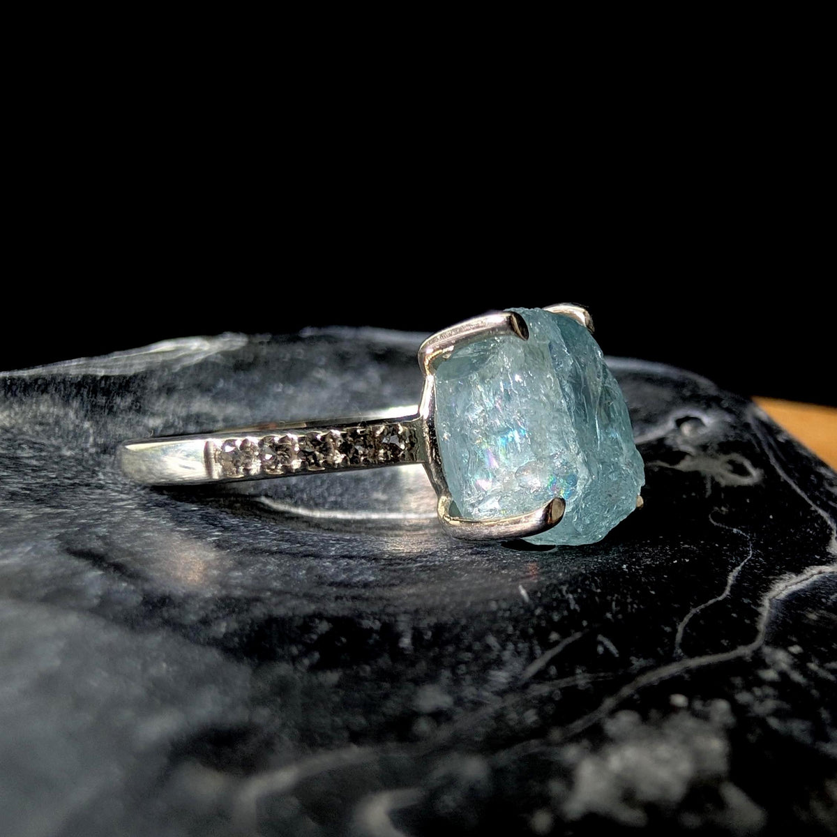 Raw natural aquamarine and white topaz ring | 925 sterling silver
