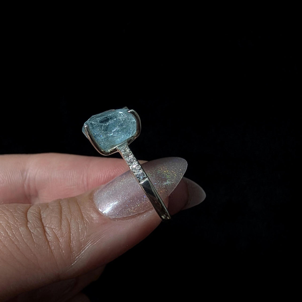 Raw natural aquamarine and white topaz ring | 925 sterling silver