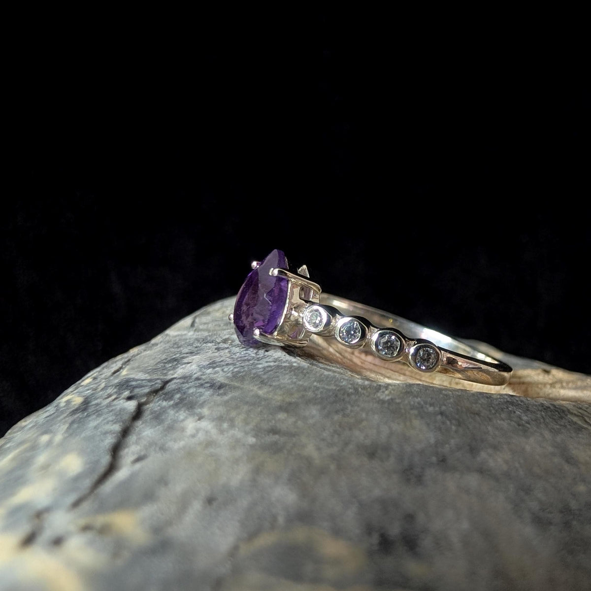 Statement amethyst and white topaz ring | 925 Sterling Silver