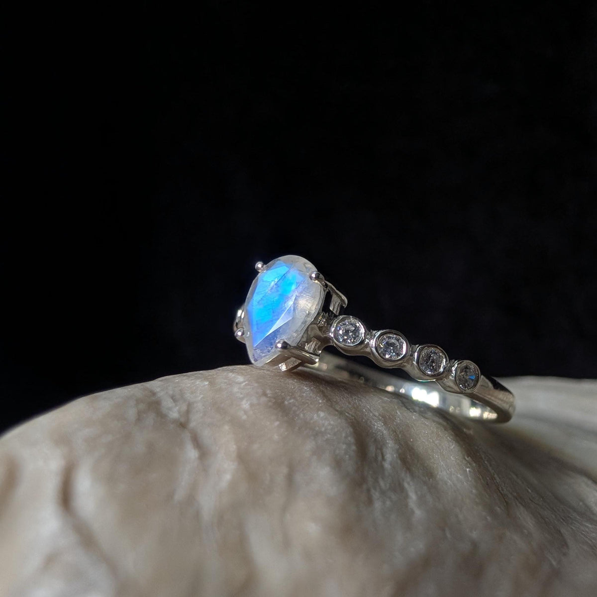 Statement rainbow moonstone and white topaz ring | 925 Sterling Silver