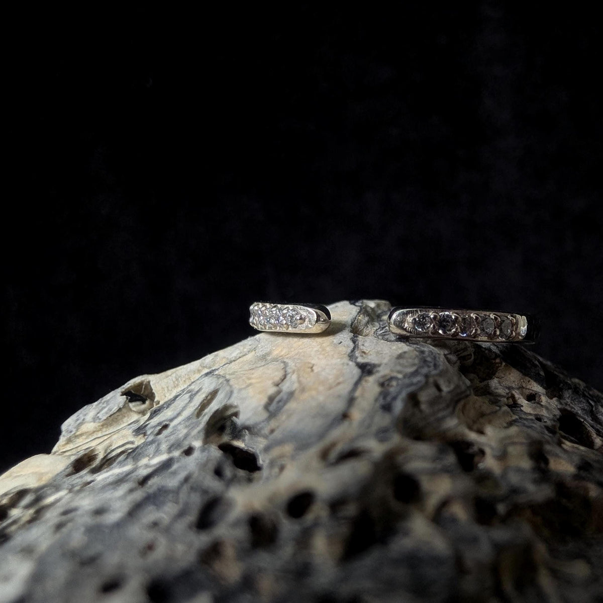 White topaz minimalist ring with gap | 925 Sterling Silver