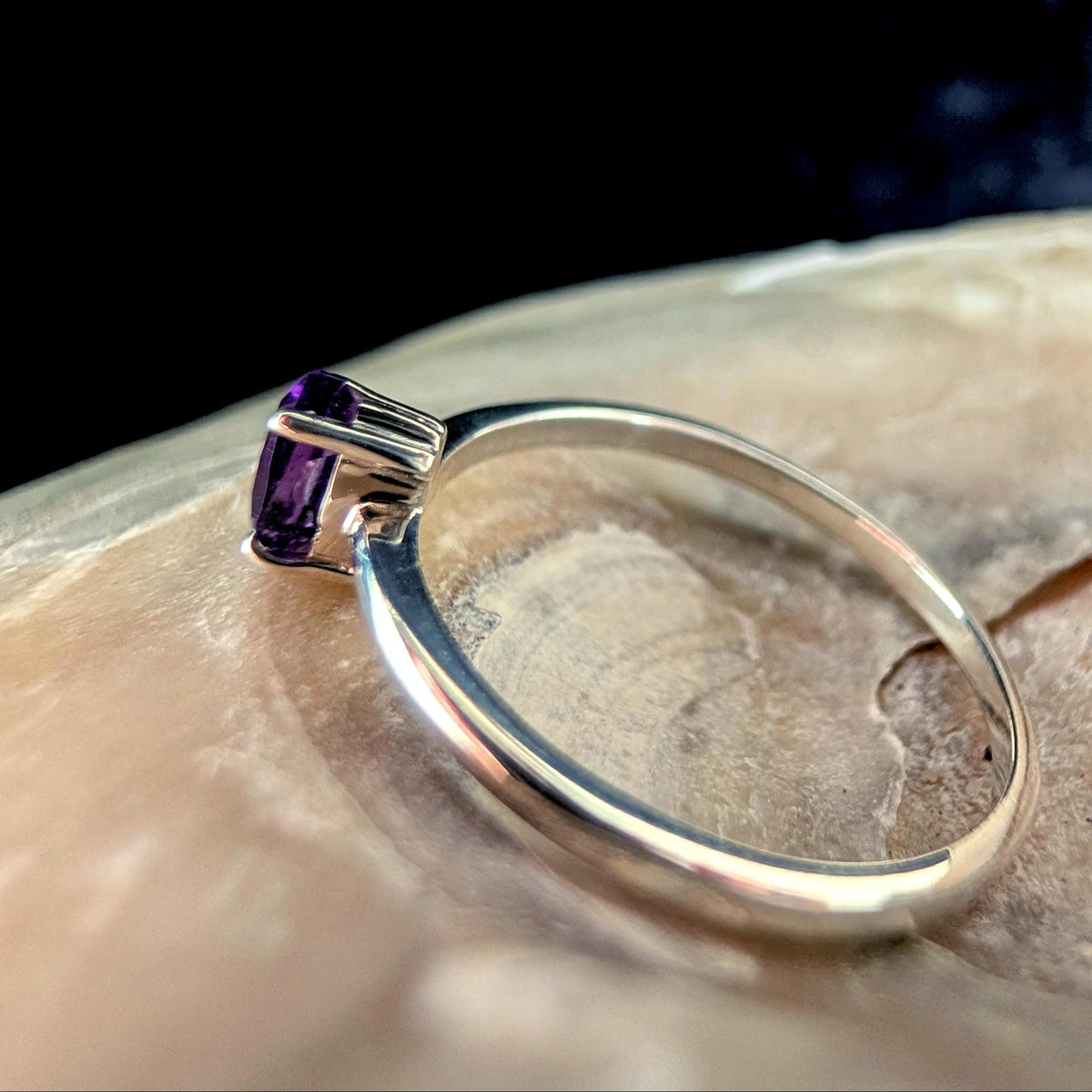 Minimalist natural amethyst ring | 925 Sterling Silver