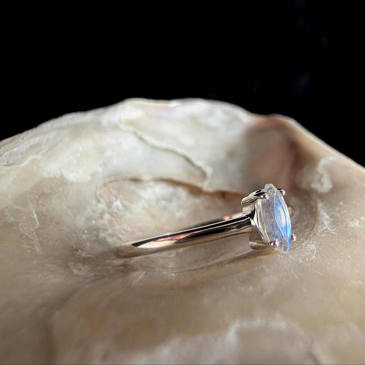 Natural rainbow moonstone minimalist ring | 925 sterling silver