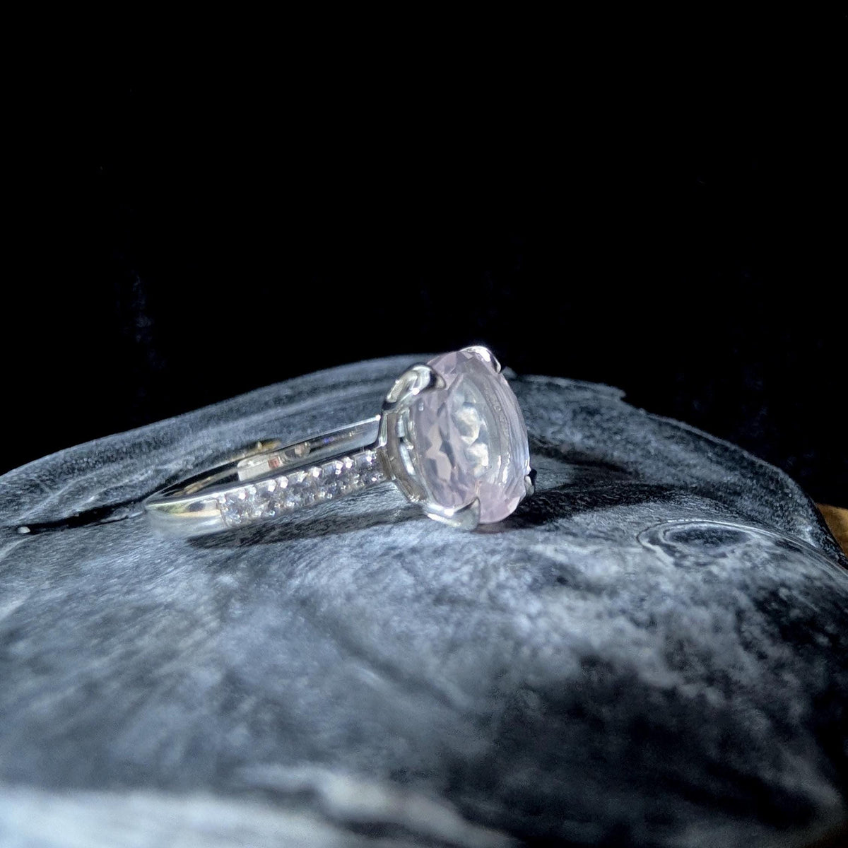 Large natural pink quartz and white topaz ring | 925 sterling silver