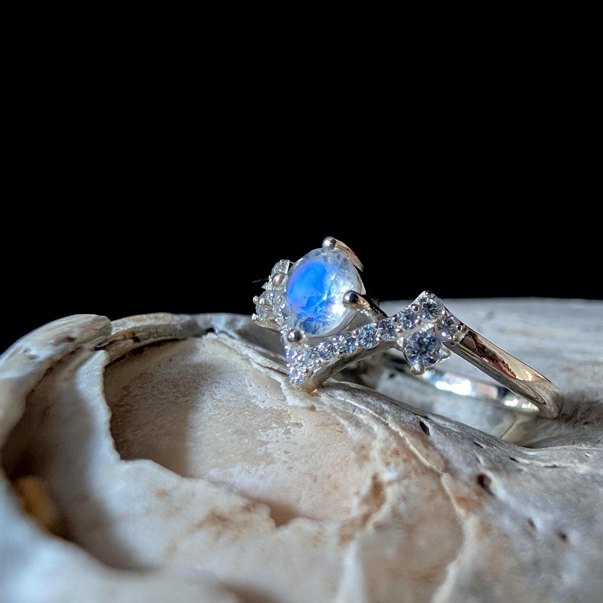 Statement rainbow moonstone & white topaz ring | 925 Sterling Silver