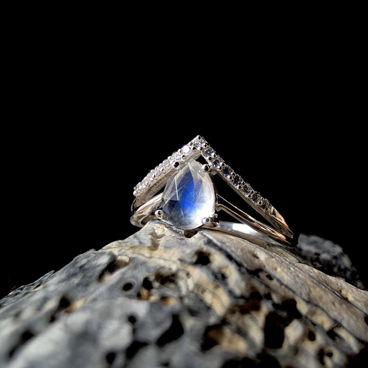 Statement rainbow moonstone & white topaz ring | 925 Sterling Silver