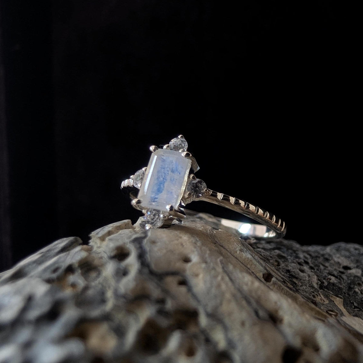 Large rainbow moonstone statement ring | 925 Sterling Silver