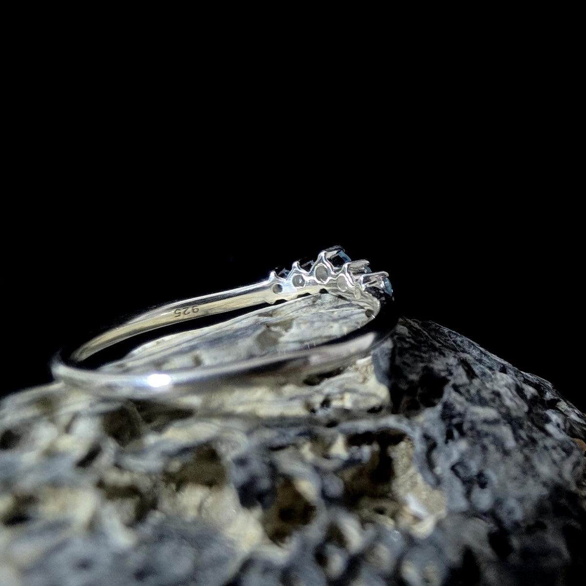 Blue topaz minimalist everyday ring | 925 Sterling Silver