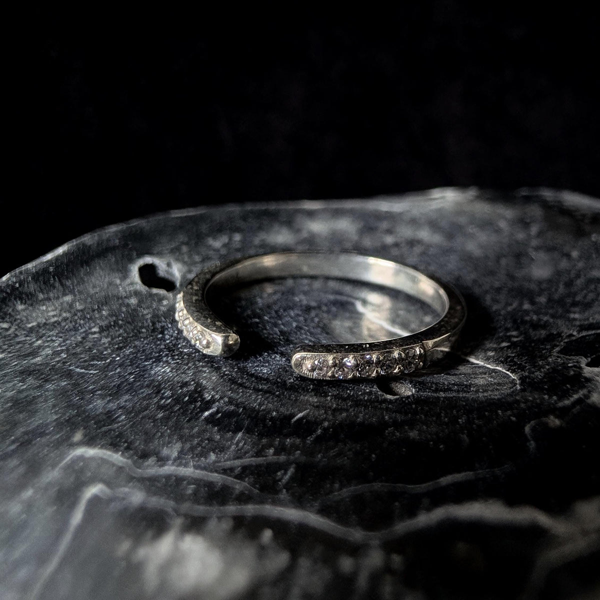 White topaz minimalist ring with gap | 925 Sterling Silver