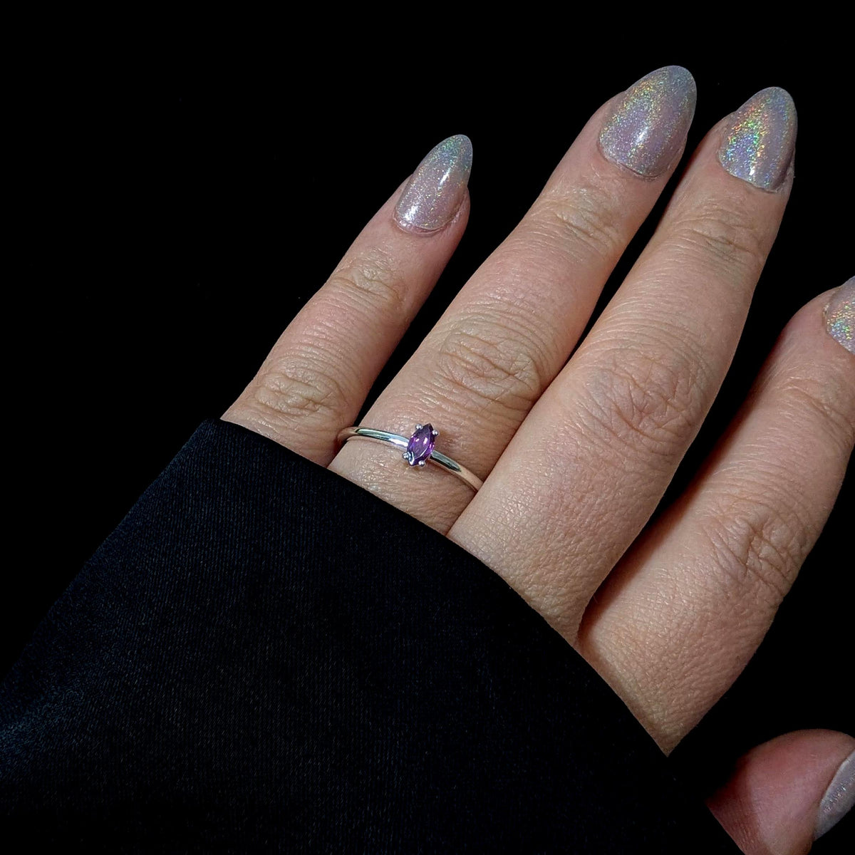 Minimalist rhodolite garnet ring | 925 Sterling Silver
